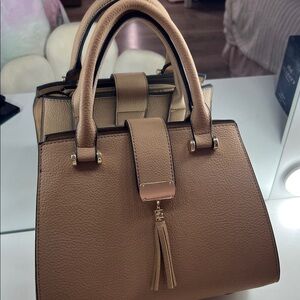 Elegant Tan Leather Handbag